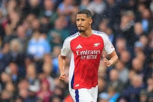 阿斯：皇马依然在关注萨利巴，球员不愿与阿森纳续约