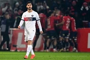 记者：费内巴切已和巴黎达成全面协议，阿森西奥今晚将接受体检