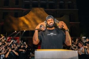 詹姆斯：23对我很重要 我们以詹23庆祝这一时刻 献给我的所有球迷