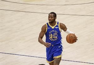 卧不明白！库明加少拿2500万是不想被交易 但又放弃了否决权