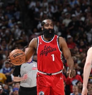 今日对阵广州龙狮！快船训练首发：哈登 博格丹 小卡 琼斯 祖巴茨