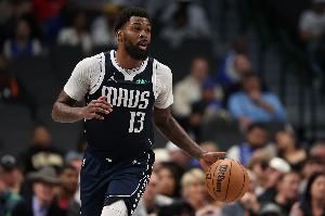 很有攻击性！马绍尔替补21分钟 7中4&10罚8中贡献17分2板