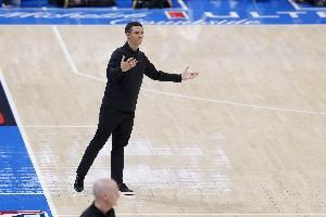 教练说我是篮球全才？杰伦威打趣：我还得去谷歌下这词啥意思