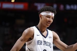 鹈鹕主帅：费尔斯攻防两端很有侵略性 这个年轻人今天有很多亮点