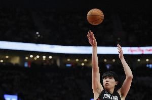 第二节没上！杨瀚森上半场出战4分钟 拿到2分1前场板