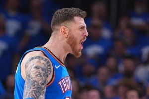 哈尔滕施泰因以75+%命中率砍下至少30+15 雷霆队史首人!