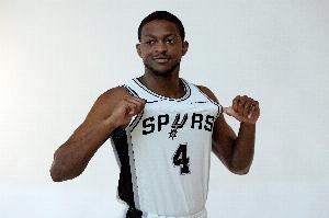 福克斯:文班是怪物&大家都叫他外星人 我们是团队没人自作主张