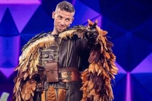 还有这才艺？热刺旧将阿尔德韦雷尔德参加蒙面歌手，观众大呼意外